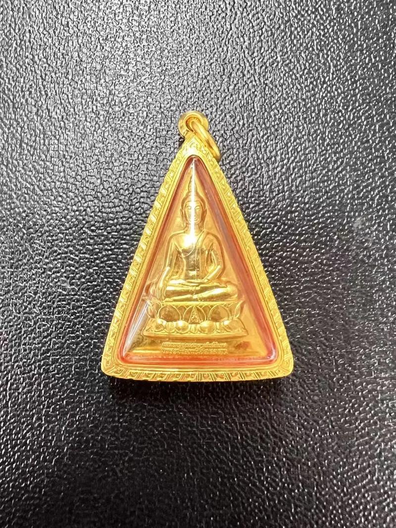 泰国佛牌能不能带/泰国佛牌能带进寺庙吗