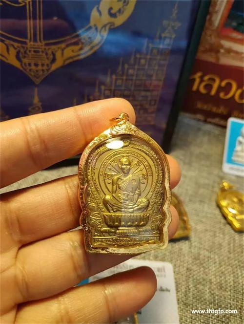 【泰国神殿寺佛牌灵吗,泰国寺庙求佛牌】